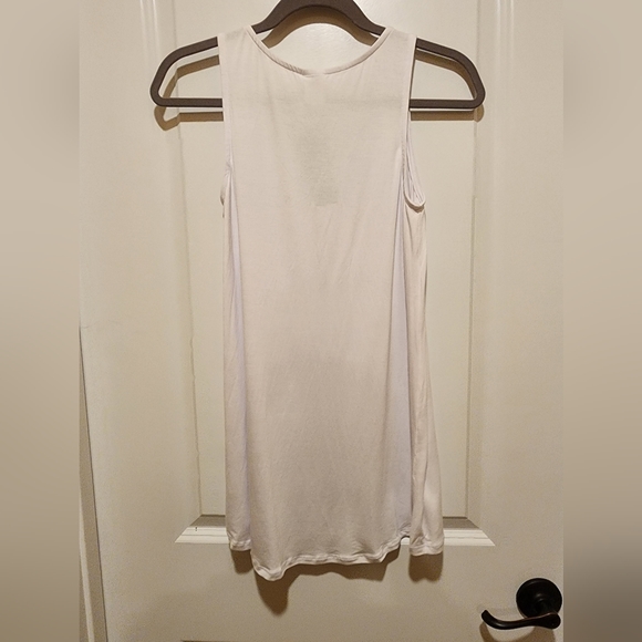 Essential Tank - Picture 6 of 6